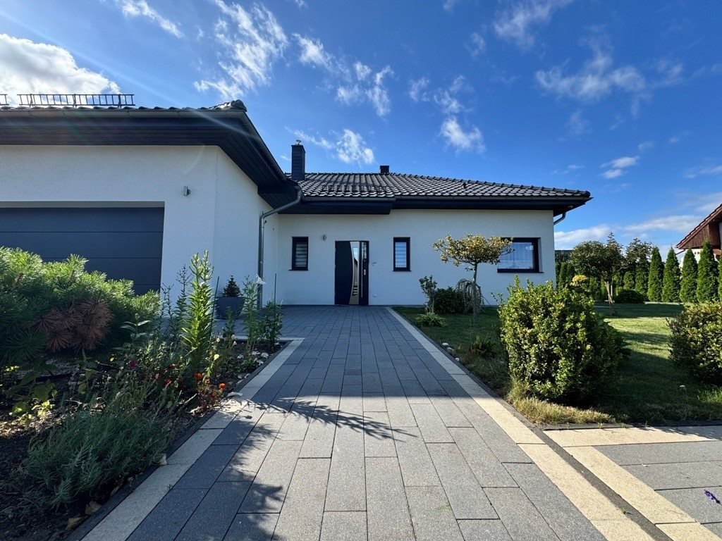 Nowoczesny dom 176 m2 z garażem i tarasem w Pieńsku Pieńsk  176m2 Foto 1