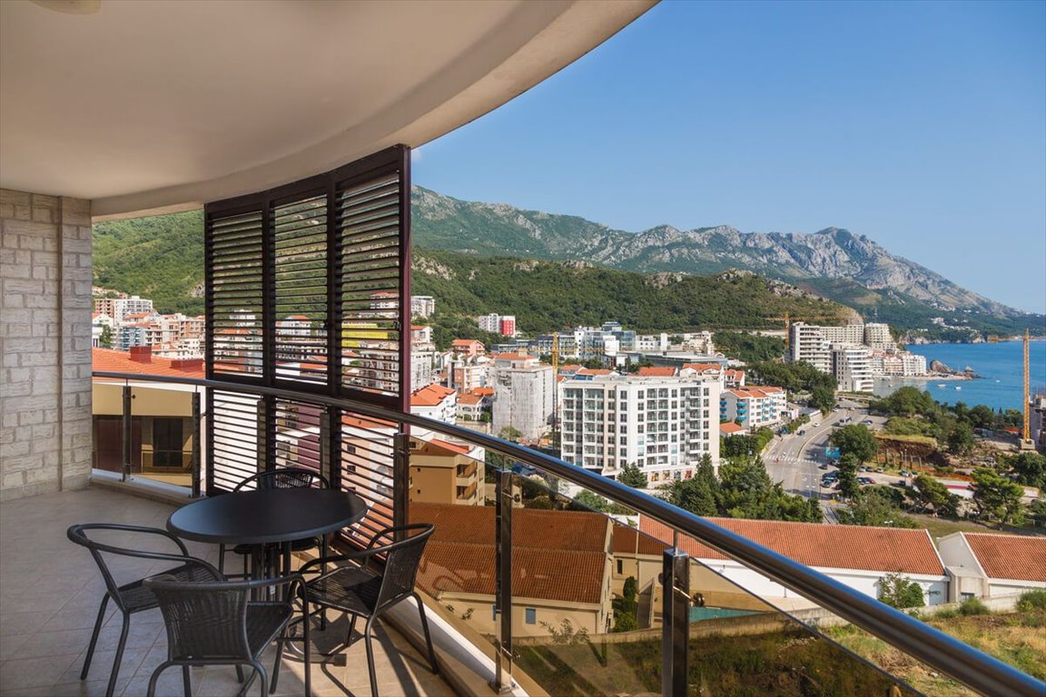 Mieszkanie dwupokojowe na sprzedaż Czarnogóra, Bečići  130m2 Foto 1