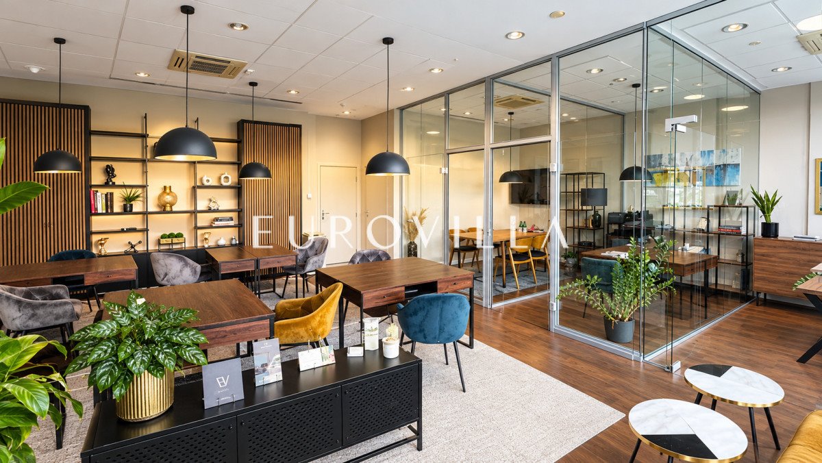 Lokal użytkowy 90 m2 z dużymi przeszkleniami - Wilanów Warszawa, Wilanów, Sarmacka  90m2 Foto 1