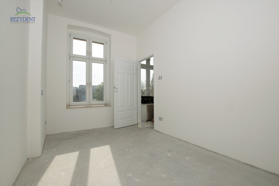 Mieszkanie dwupokojowe na sprzedaż Chorzów, Centrum  33m2 Foto 1