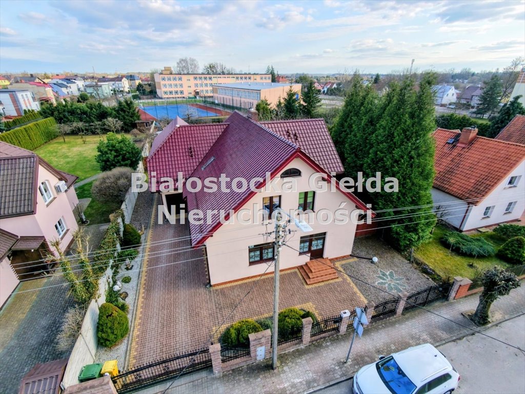 Zapraszam do przestronnego domu z ogrodem, garażem i możliwością działalności Olecko, Olecko  300m2 Foto 1