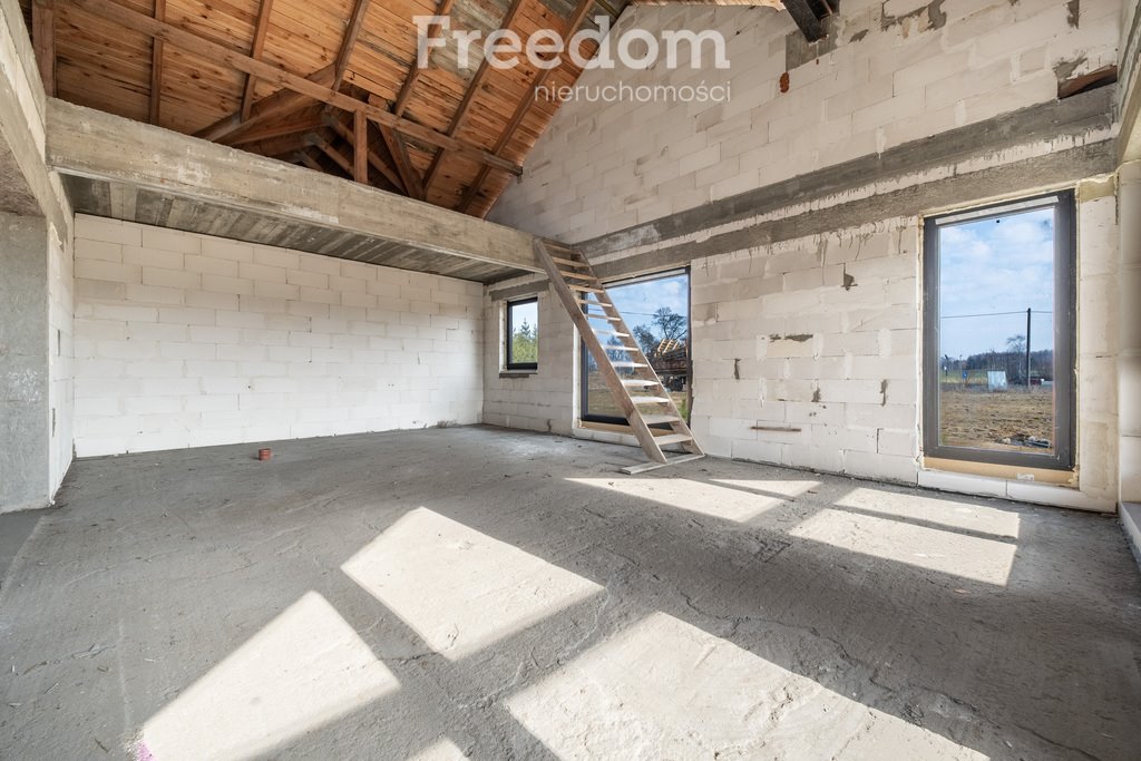 Działka 2737 m² z domem w stanie surowym zamkniętym Trzcińsk  2 737m2 Foto 1