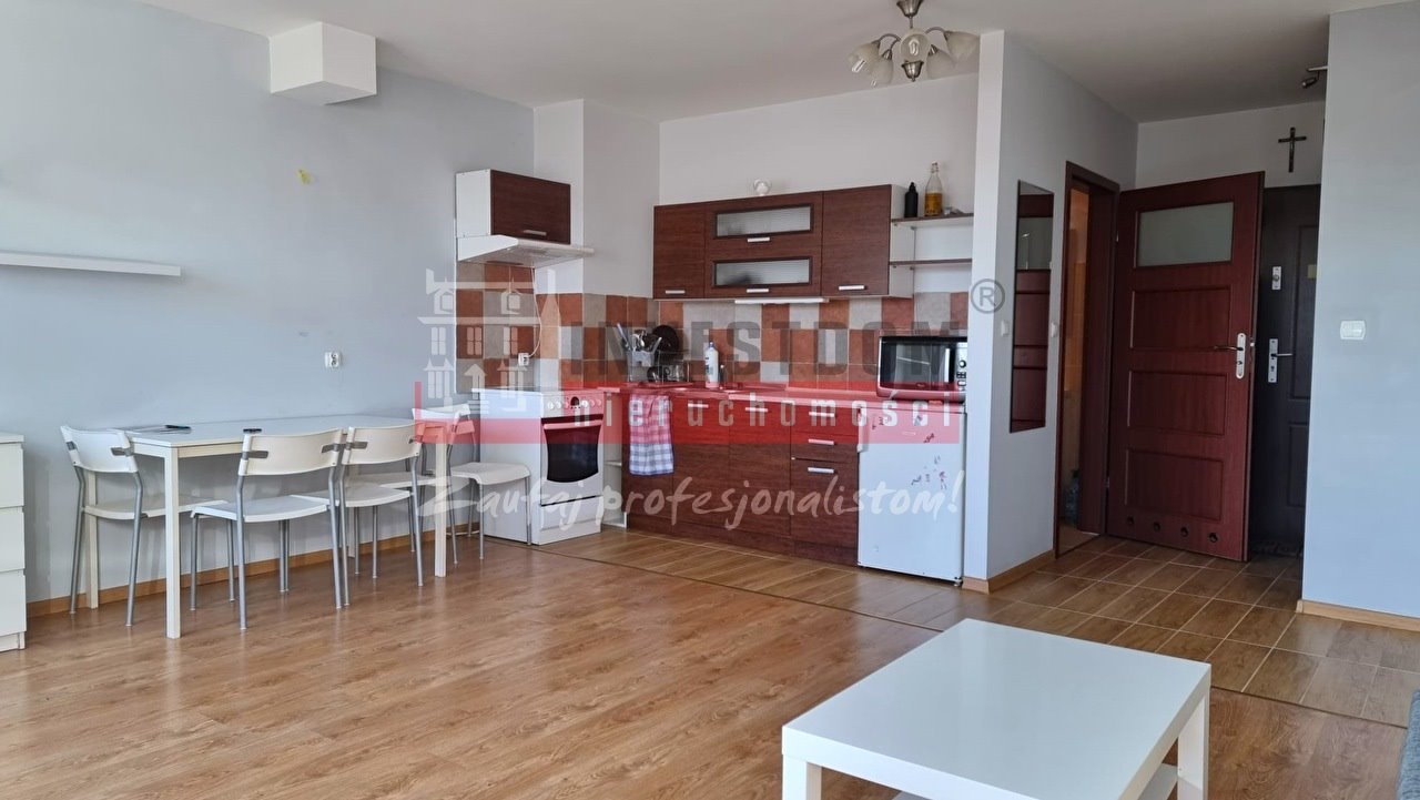 Kawalerka z miejscem w garażu i komórką w Siechnicach Siechnice  37m2 Foto 1