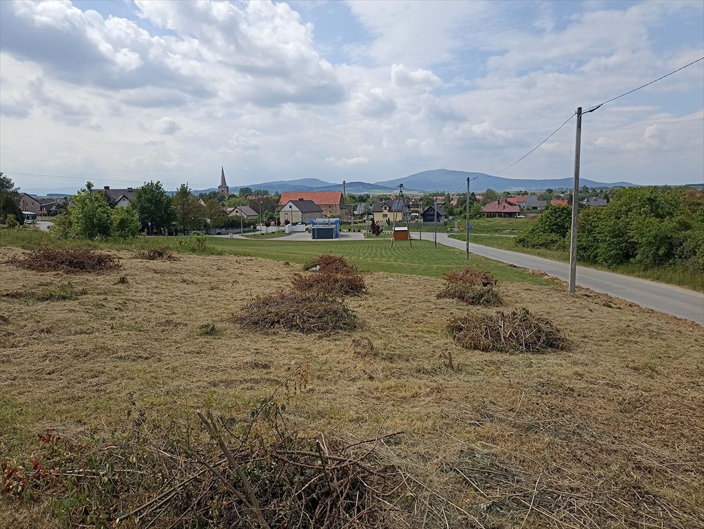 Działka usługowa 1917 m² z mediami, wjazd z drogi gminnej. Jordanów Śląski  1 917m2 Foto 1