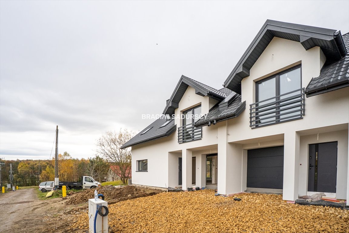 Nowoczesny dom bliźniak 140 m² z garażem i ogrodem Koźmice Wielkie  160m2 Foto 1