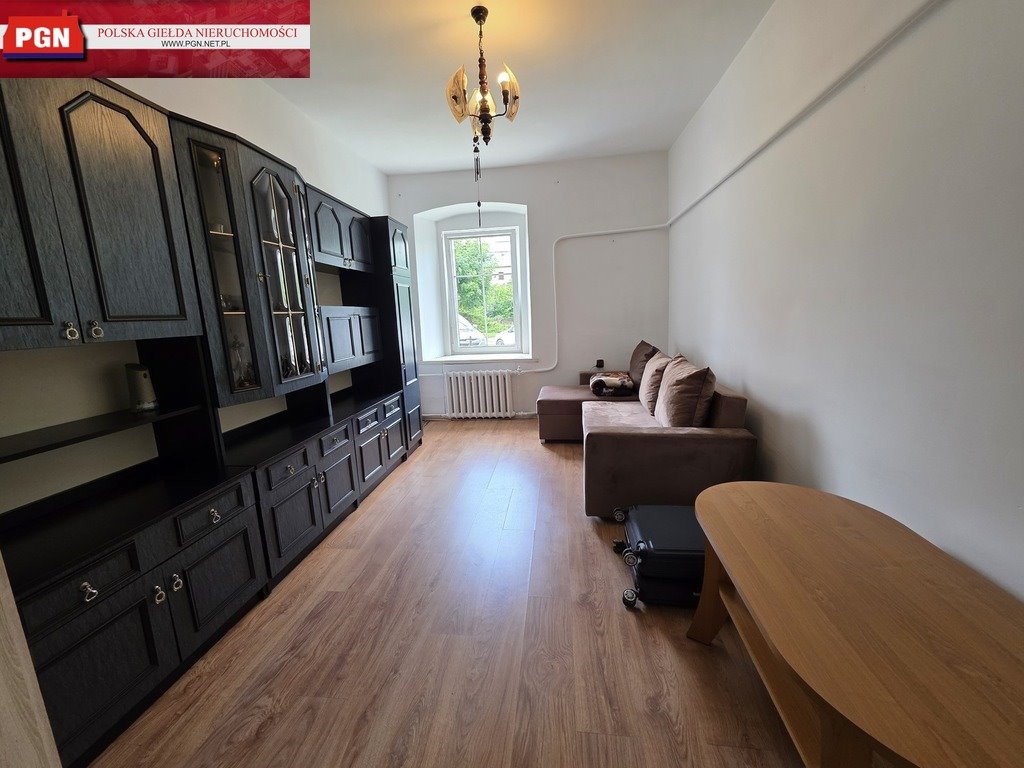 Polecam przestronne 69 m² mieszkanie z alkową na parterze w Międzylesiu Międzylesie, pl. Wolności  69m2 Foto 1