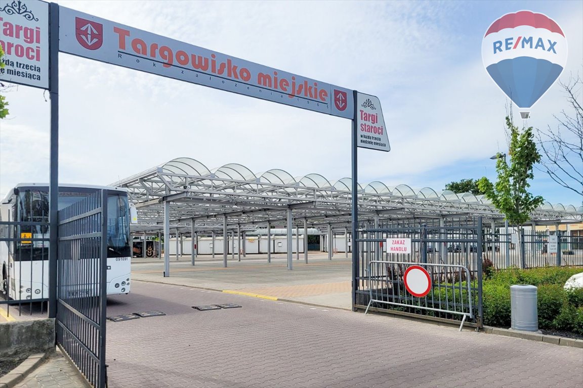 Mały lokal handlowo-usługowy 10,5 m² na targu w Grodzisku: Grodzisk Mazowiecki: J. Montwiłła