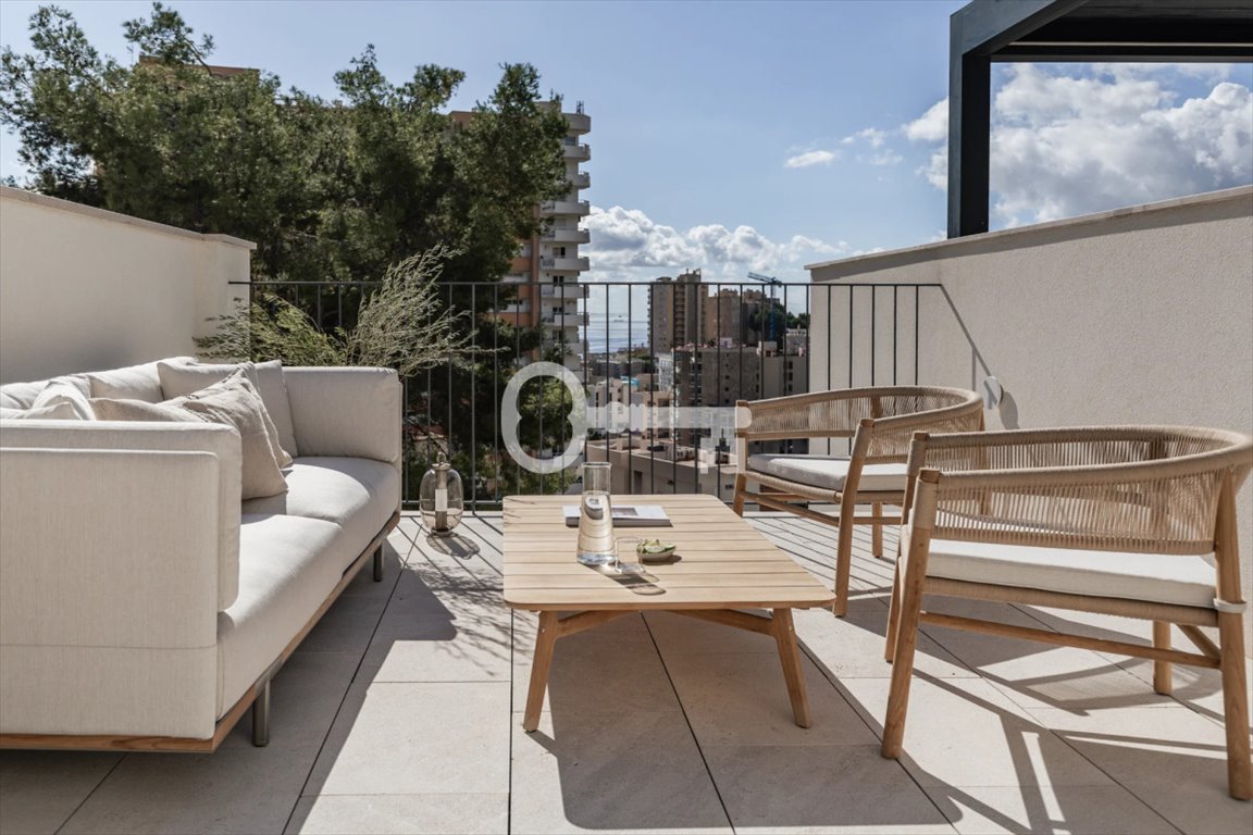 Penthouse z basenem i panoramicznym widokiem (Cala Major) Hiszpania, Majorka, Cala Major  105m2 Foto 1