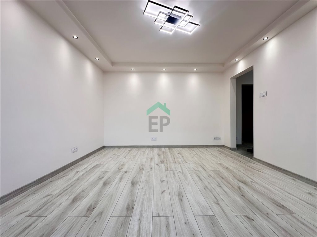 Kawalerka na sprzedaż Częstochowa, Błeszno  33m2 Foto 1