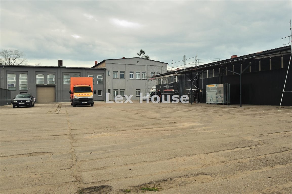 Na wynajem hale magazynowe z biurami 860 m² w Gumieńcach Niemcy, Szczecin, Gumieńce  860m2 Foto 1
