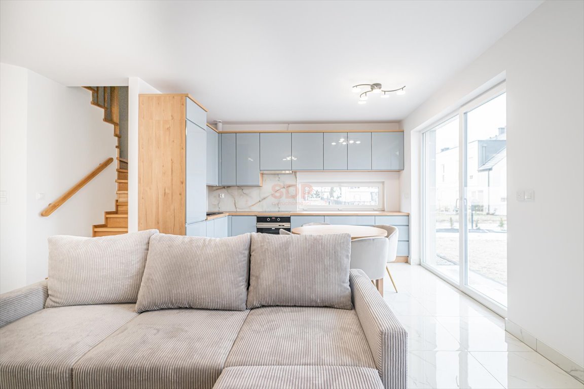 Dom na wynajem Kiełczówek, Parkowa  117m2 Foto 1