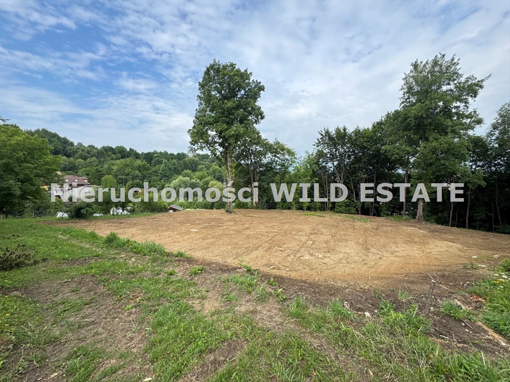 Działka budowlana 1857 m² w Lesku, media, spokojna okolica Lesko  1 857m2 Foto 1