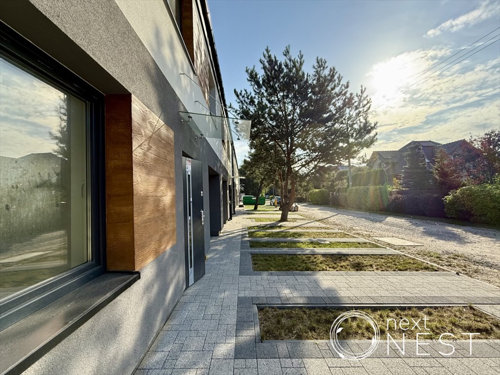 Nowoczesny segment 139m² z garażem i ogrodem w Bobrowcu Bobrowiec  140m2 Foto 1