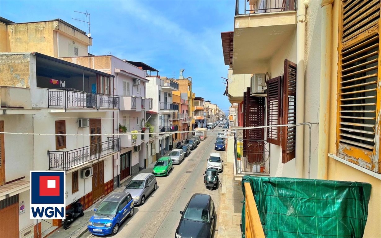 Kamienica z garażem, tarasami i potencjałem w Terrasini Włochy, Palermo Centrum, Centrum, Terrasini  205m2 Foto 1