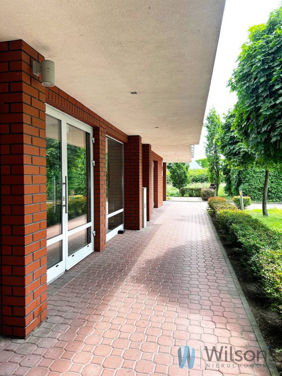 Polecam lokal 128 m² z dwoma wejściami i parkingiem w Ursus Warszawa, Ursus, Aleje Jerozolimskie  128m2 Foto 1