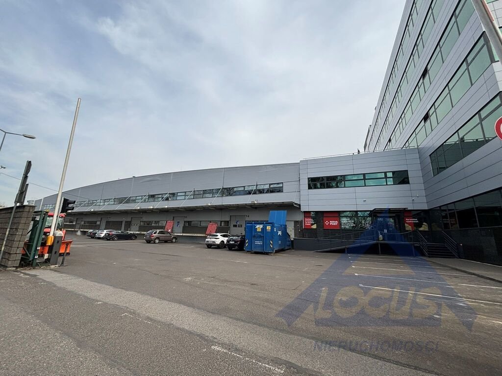 Magazyn 1115 m² z rampami i biurami na Woli - polecam! Warszawa, Wola  1 115m2 Foto 1