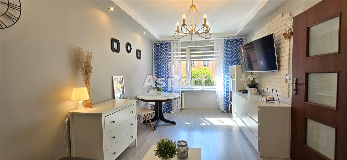 Mieszkanie dwupokojowe na sprzedaż Rybnik, Chwałowice  37m2 Foto 1