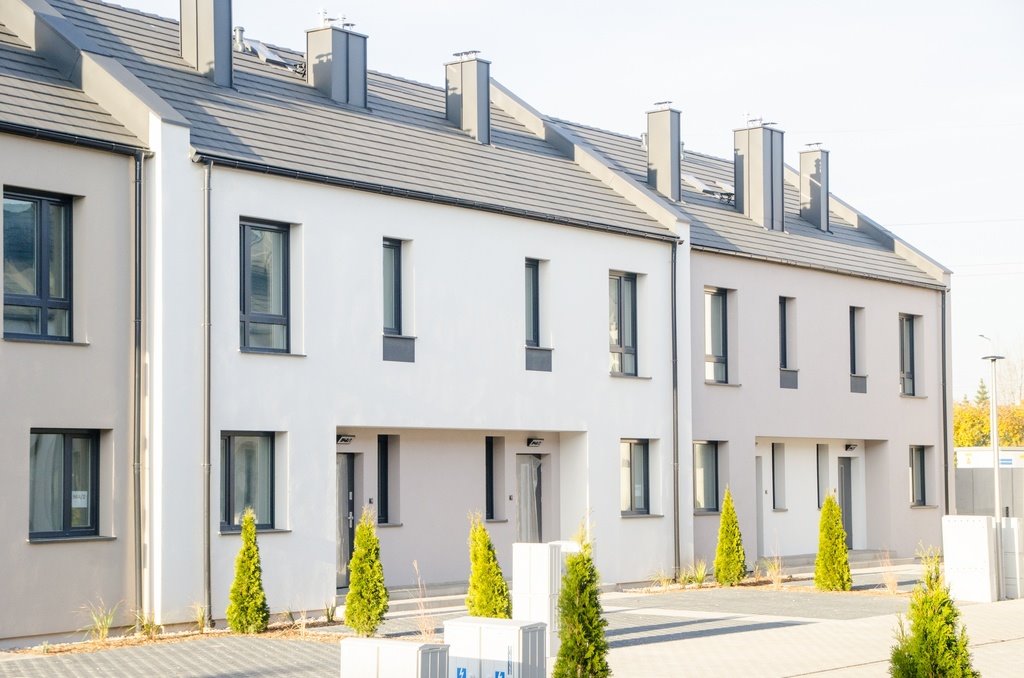 Nowy segment z ogródkiem, 3 sypialnie, parking, blisko centrum Plewiska  82m2 Foto 1