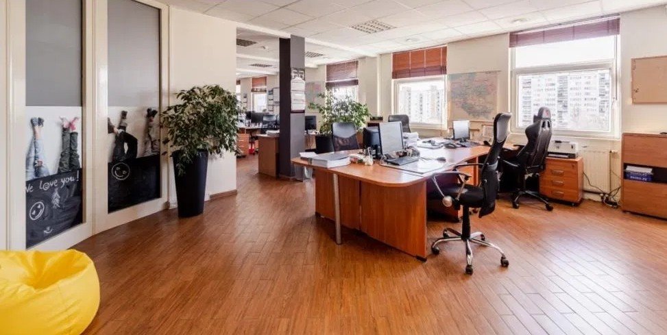 Atrakcyjny lokal biurowy 120 m2 w centrum Gdyni z możliwością zakupu z najemcą Gdynia, Śródmieście, Plac Kaszubski 8  120m2 Foto 1