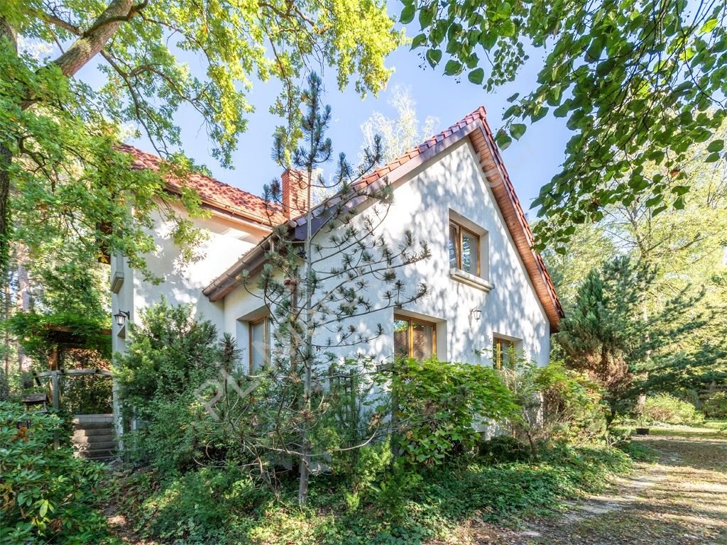 Urokliwy dom 207 m2 z dużym ogrodem i garażem w Milanówku Milanówek  207m2 Foto 1