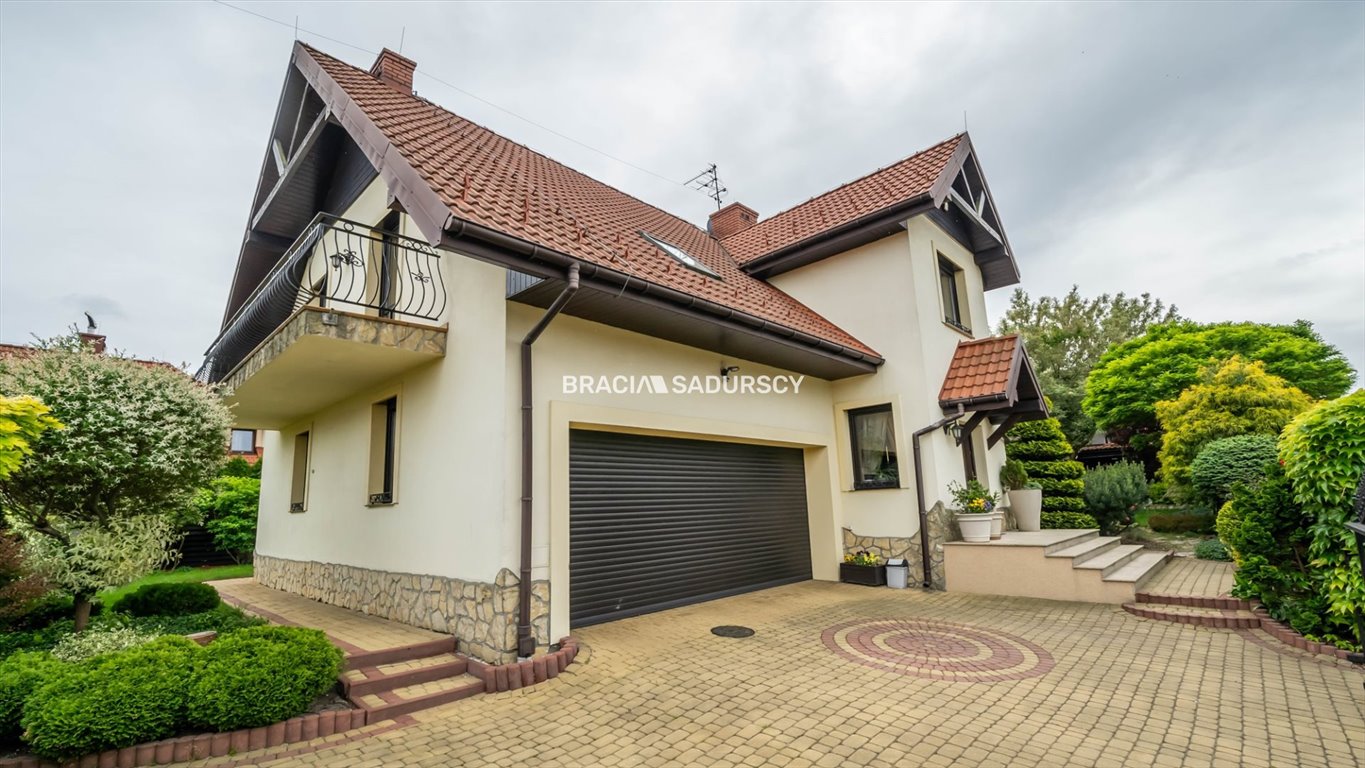 Dom na sprzedaż Bibice, Kwiaty Polne  230m2 Foto 1