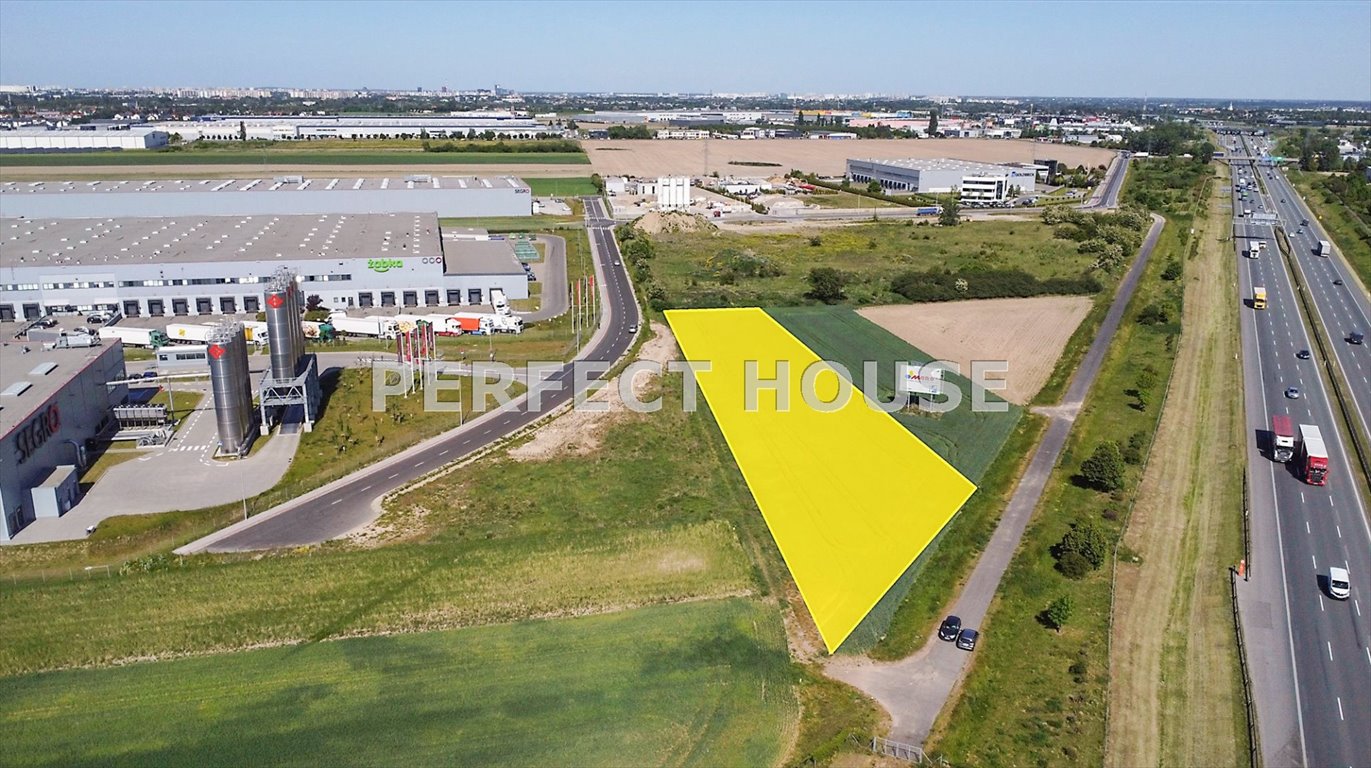 Działka inwestycyjna 4230 m² w Komornikach z mediami Komorniki  4 230m2 Foto 1