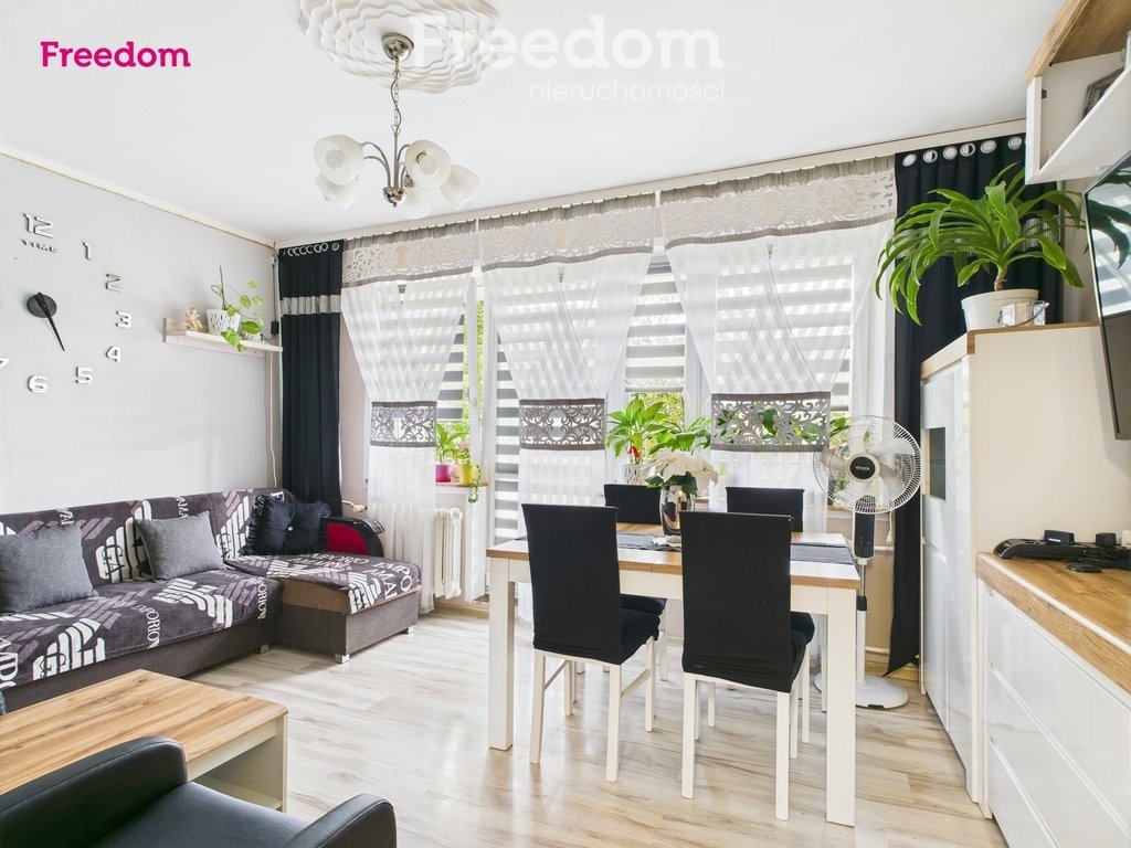 Mieszkanie czteropokojowe  na sprzedaż Nowy Dwór Mazowiecki, Pułkownika Witolda Pileckiego  64m2 Foto 1