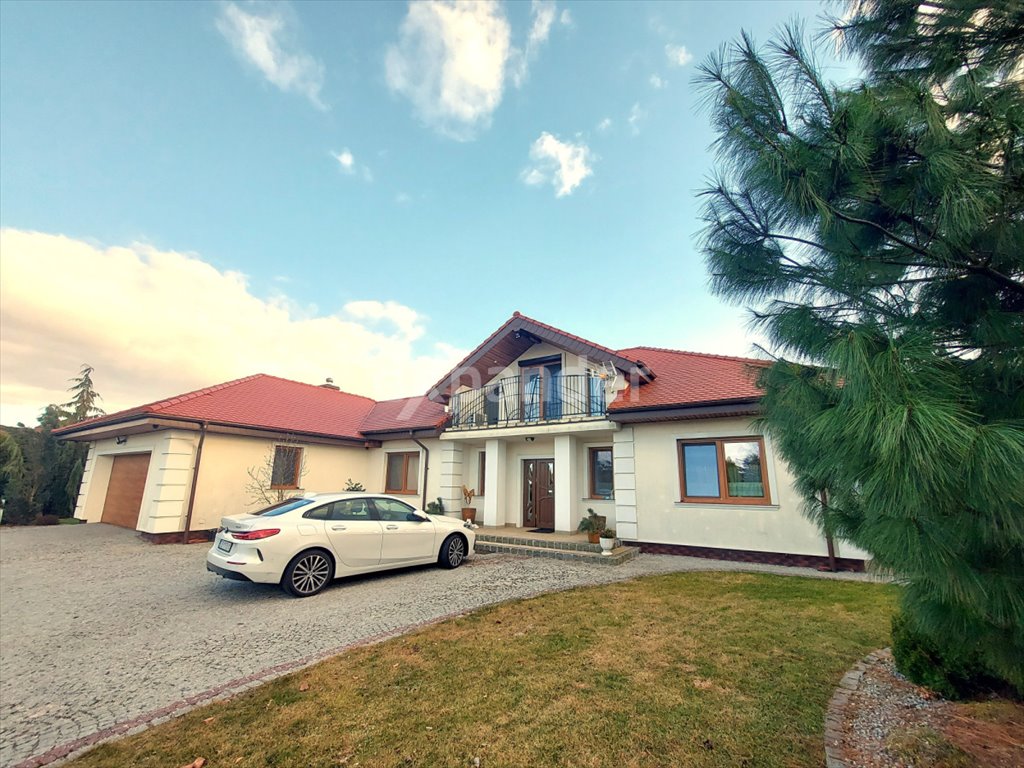 Nowoczesny dom 246 m² z dużą działką, garażem i monitoringiem Dziennice  246m2 Foto 1