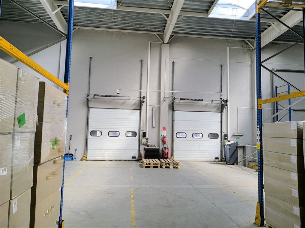 Nowoczesna hala magazynowa 2156 m² z regałami i dokami Dąbrowa Górnicza  2 156m2 Foto 1