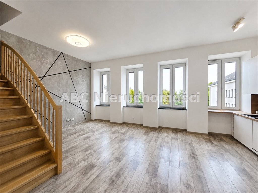 Dwupoziomowe mieszkanie 87 m² z loggią i miejscem parkingowym. Piła, Górne  87m2 Foto 1