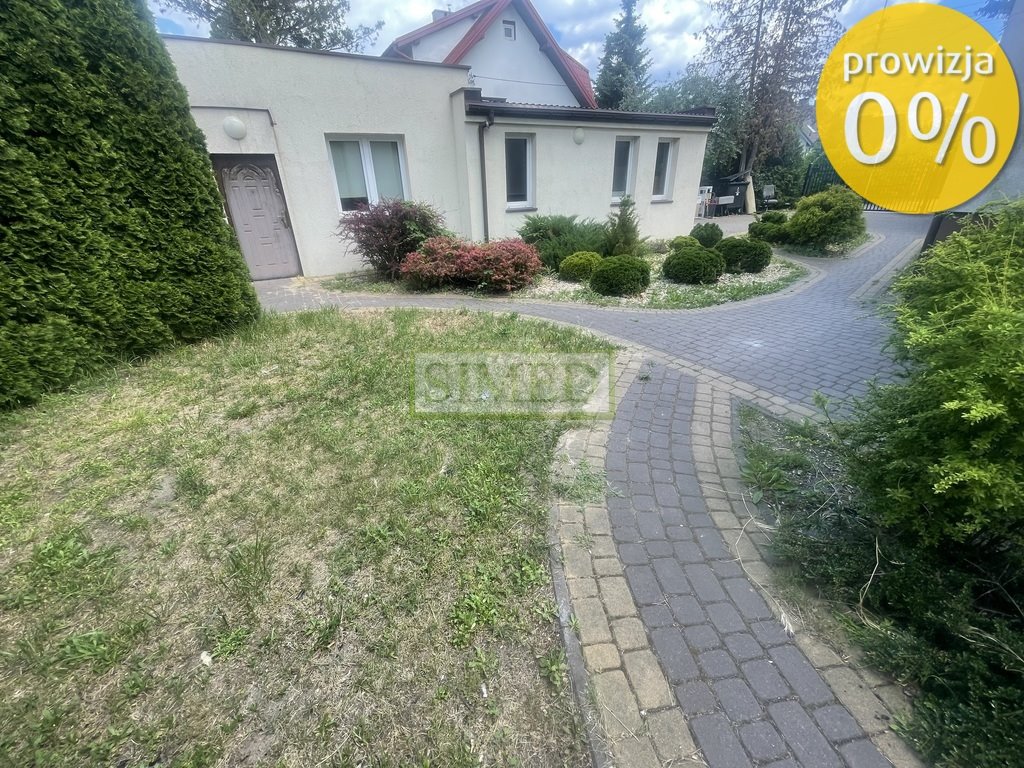 Na sprzedaż duża działka 1110 m² z domem i garażem w Łomiankach Łomianki, Szkolna  360m2 Foto 1