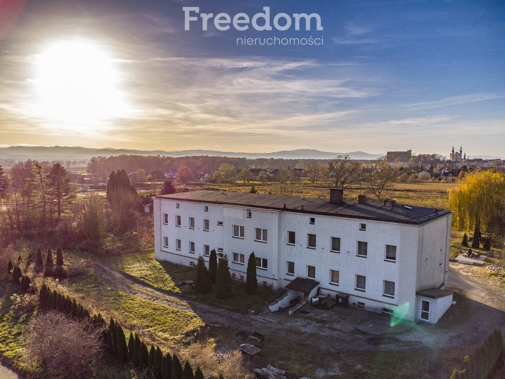 Mieszkanie trzypokojowe na sprzedaż Otmuchów, Fabryczna  69m2 Foto 1