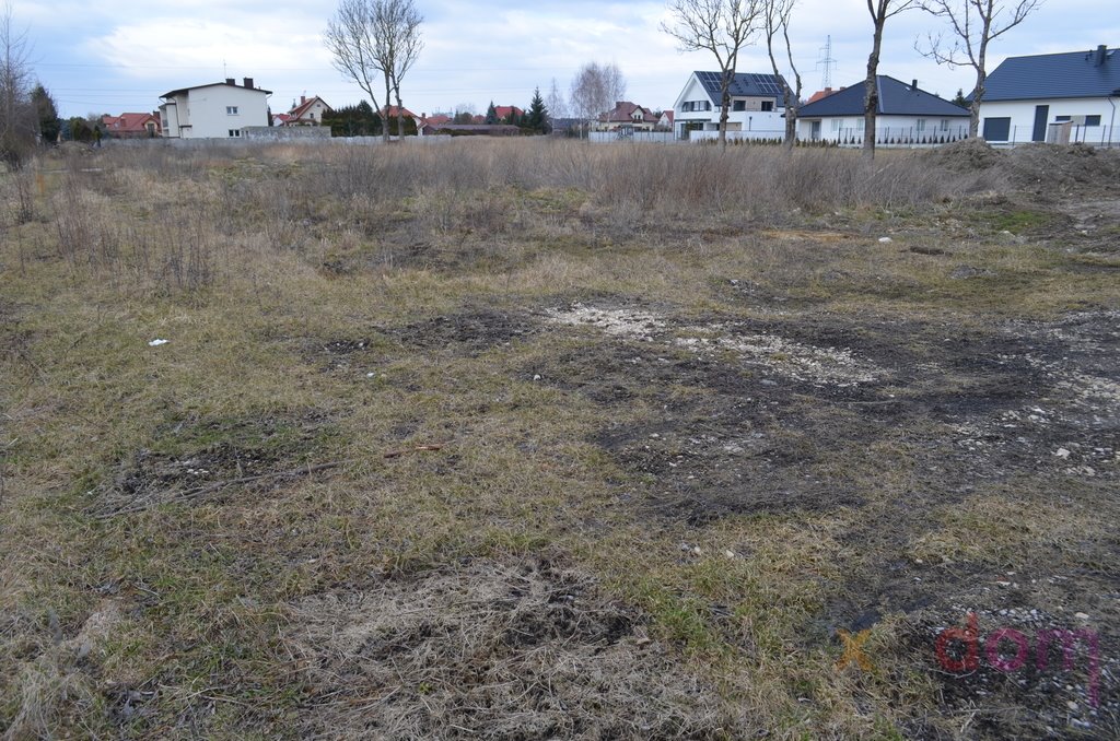 Działka 765 m² z mediami, możliwość dokupienia więcej Bilcza  765m2 Foto 1