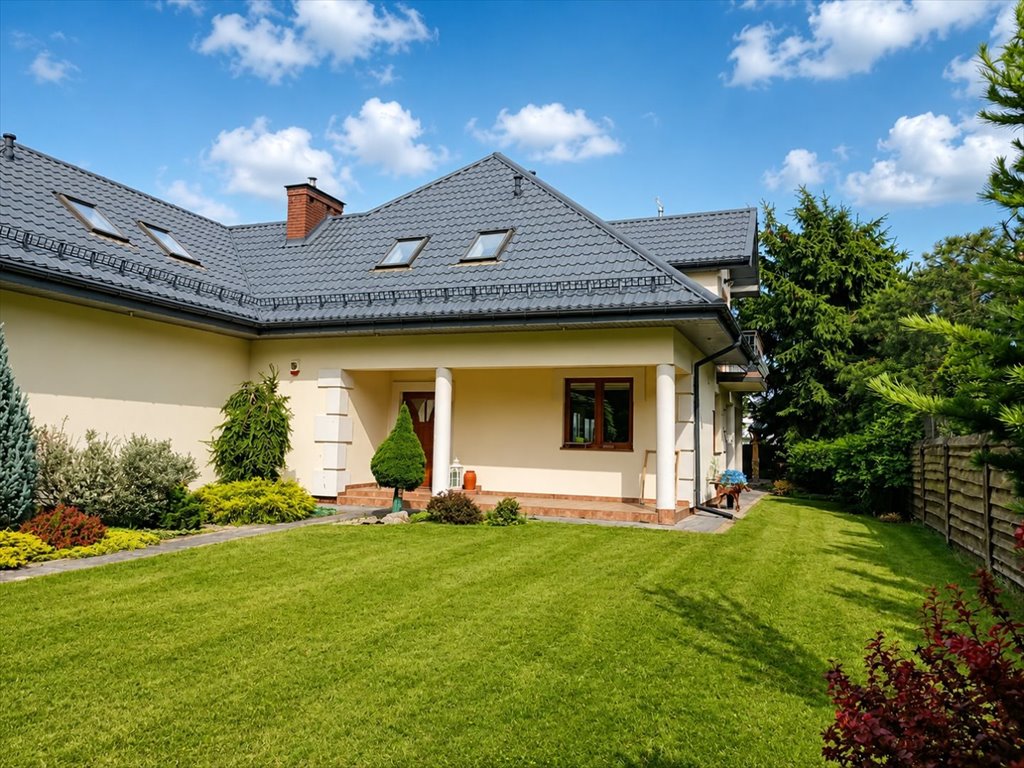 Przestronny dom 276 m² z garażem i dużą działką Łazy  276m2 Foto 1