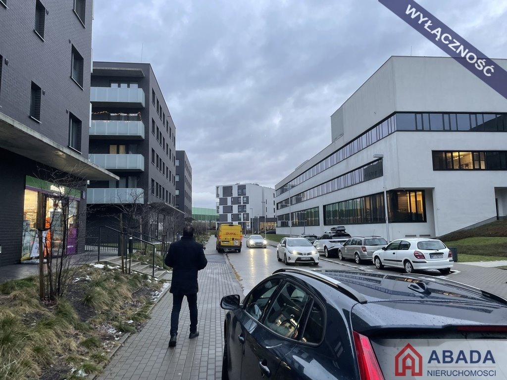 Lokal usługowy z dużymi witrynami w Wilanowie, klimatyzacja Warszawa, Wilanów, Miasteczko Wilanów  96m2 Foto 1