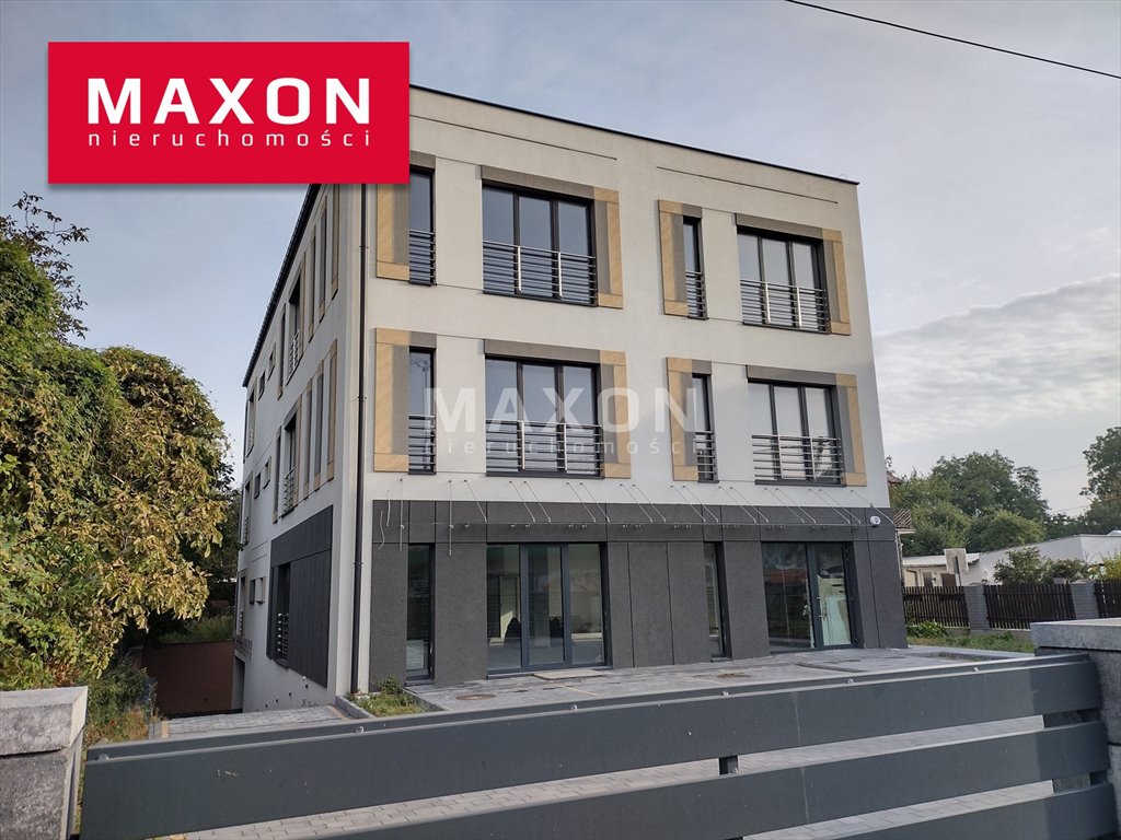 Nowoczesny budynek biurowy 977 m2 z garażem we Włochach Warszawa, Włochy  1 300m2 Foto 1