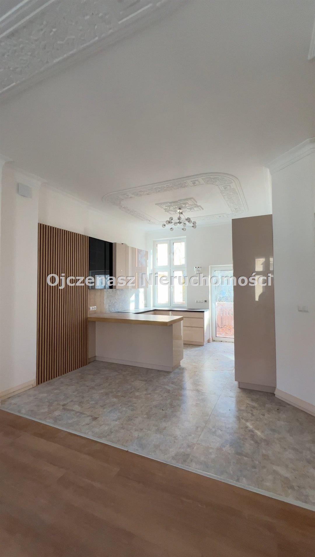Ekskluzywny apartament 122 m² z balkonem i piwnicą w odrestaurowanej kamienicy Bydgoszcz, Centrum  122m2 Foto 1