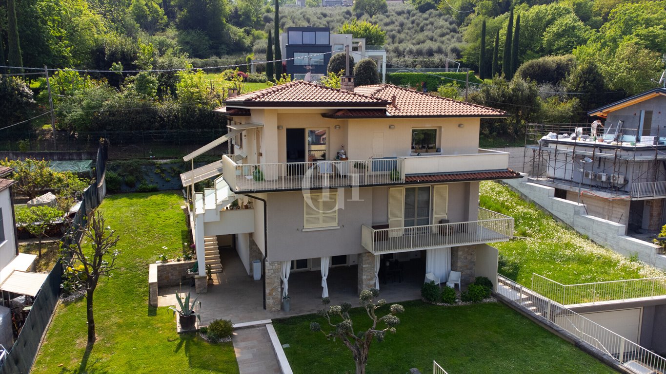 Sprzedam willę z widokiem na jezioro i garażem 43 m² Włochy, Iseo  120m2 Foto 1