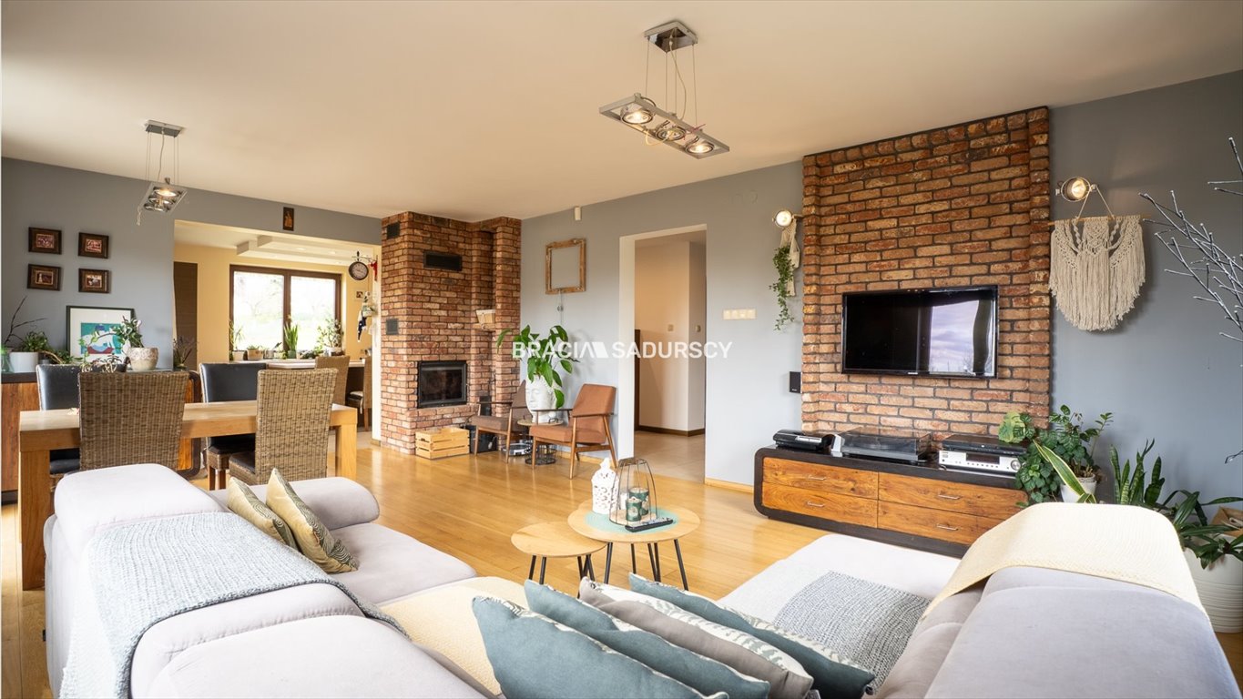 Przestronny dom z panoramicznym widokiem na 8 arów działki Bochnia, Wiśnicka  248m2 Foto 1