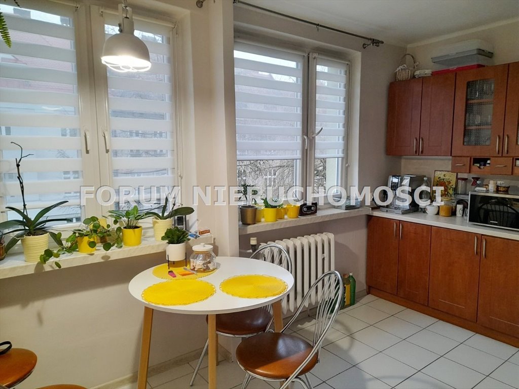 Mieszkanie trzypokojowe na sprzedaż Bielsko-Biała, Górne Przedmieście  56m2 Foto 1