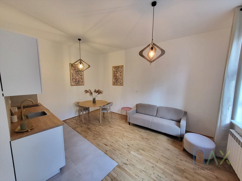 Dwupokojowe mieszkanie 40 m² w Krakowie (Podgórze) z aneksem kuchennym Kraków, Podgórze, Limanowskiego  40m2 Foto 1