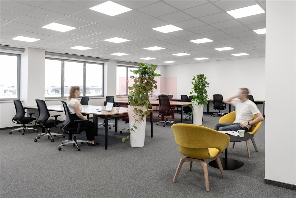 Nowoczesny biurowiec 387 m² blisko metra Płocka w Woli Warszawa, Wola  387m2 Foto 1