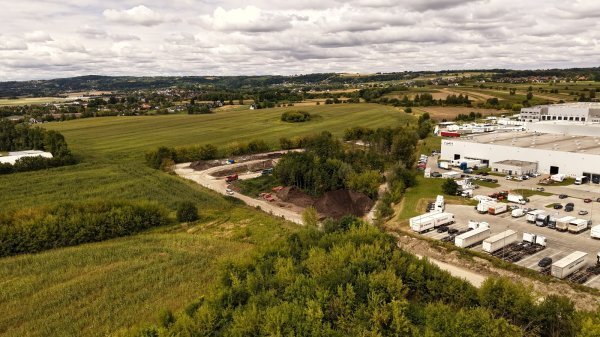 Działka inwestycyjna 2,79 ha z pełnym uzbrojeniem i pozwoleniem Modlniczka  27 900m2 Foto 1