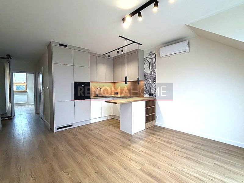 Nowoczesne 3-pokojowe mieszkanie na ostatnim piętrze z balkonem i klimatyzacją Zielona Góra  51m2 Foto 1