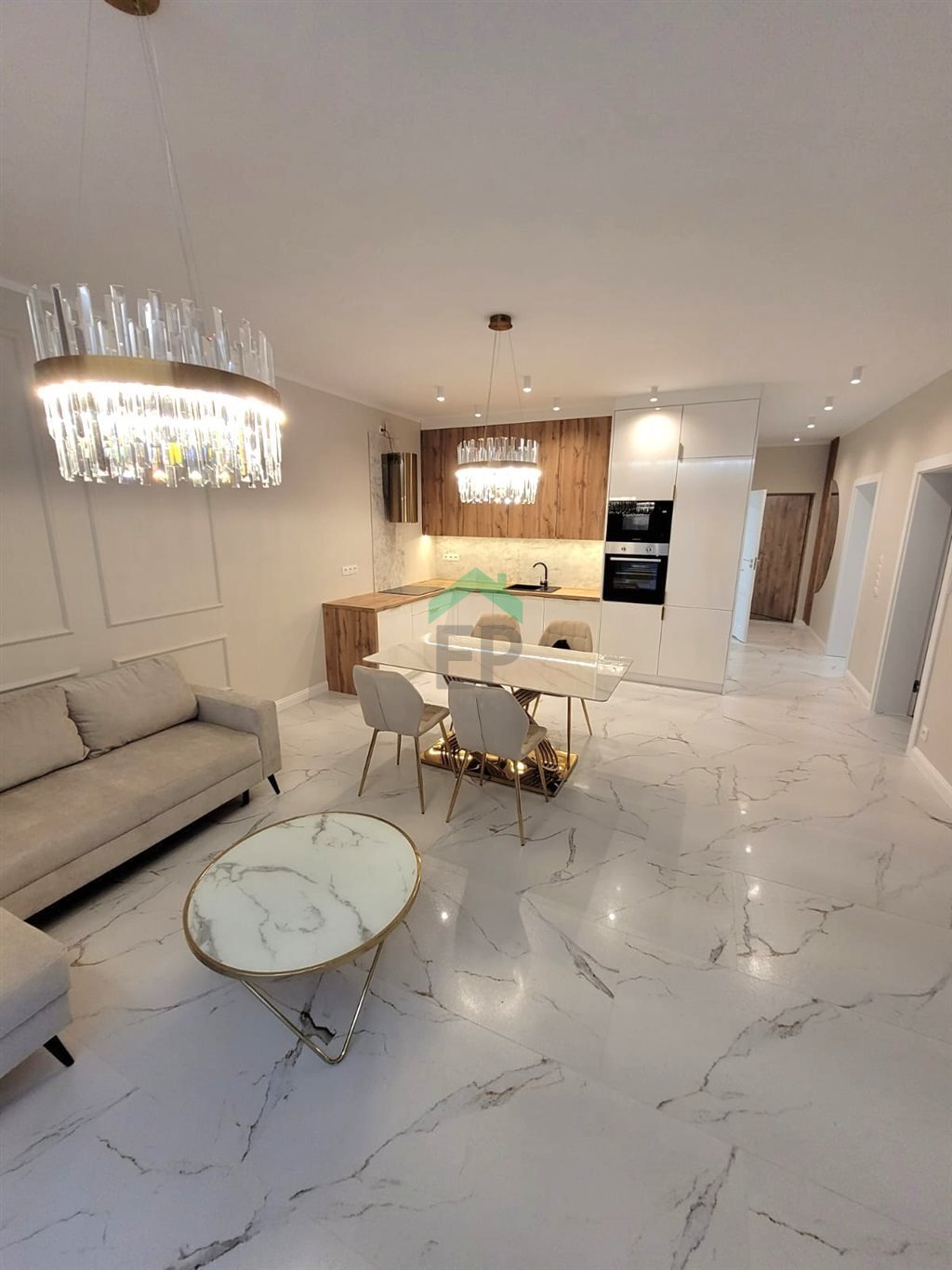 Mieszkanie czteropokojowe  na sprzedaż Częstochowa, Lisiniec  80m2 Foto 1