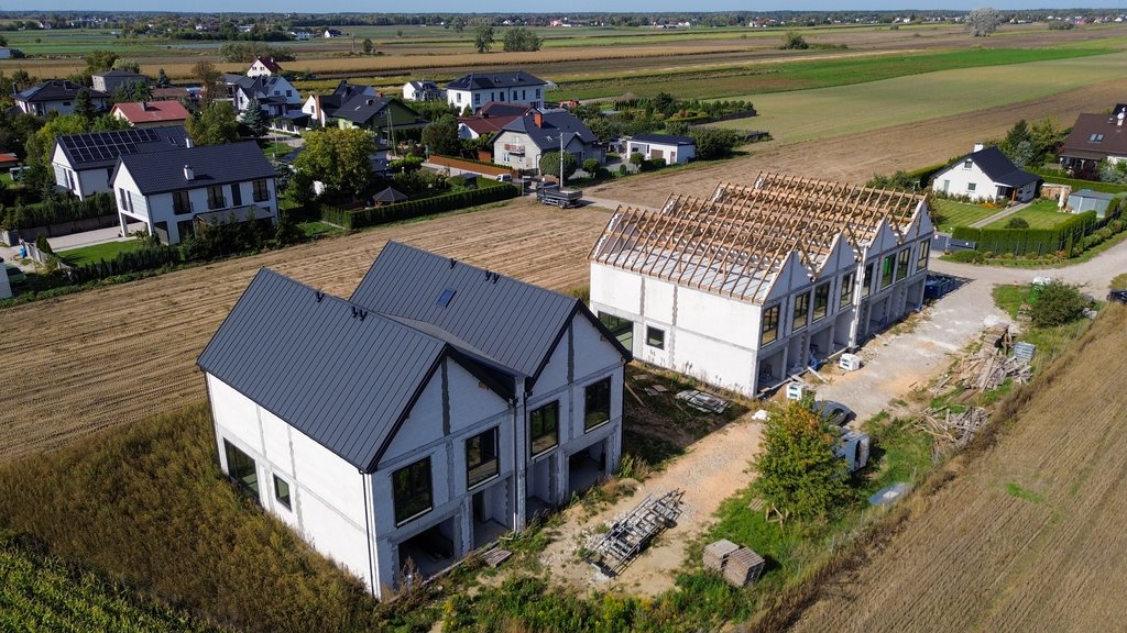 Dom bliźniaczy 183 m² z garażem i dużym poddaszem Umiastów, Leszczynowa  183m2 Foto 1