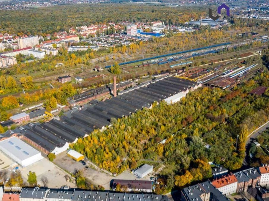 Działka przemysłowa 18,3 ha z halami i bocznicą kolejową Gliwice  183 000m2 Foto 1
