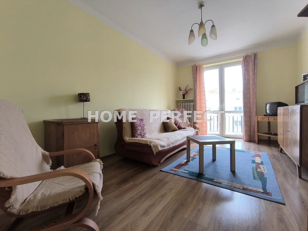 Przestronne 49 m2 z balkonem i piwnicą, po remoncie Kielce, Sady  49m2 Foto 1