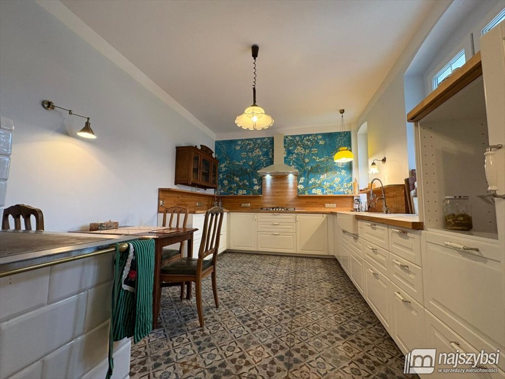 Przestronna willa blisko jeziora z ogrodem i miejscami parkingowymi Wałcz  395m2 Foto 1