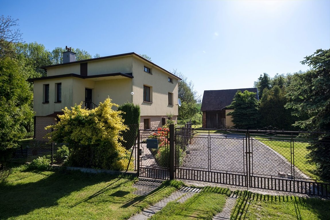 Przestronny dom 140 m² na 80 arach - potencjał w Bulowicach Bulowice  140m2 Foto 1